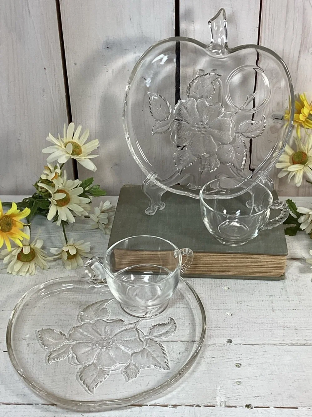 Glass Pair Vintage Hazel Atlas Apple Snack Luncheon Plates and Cups